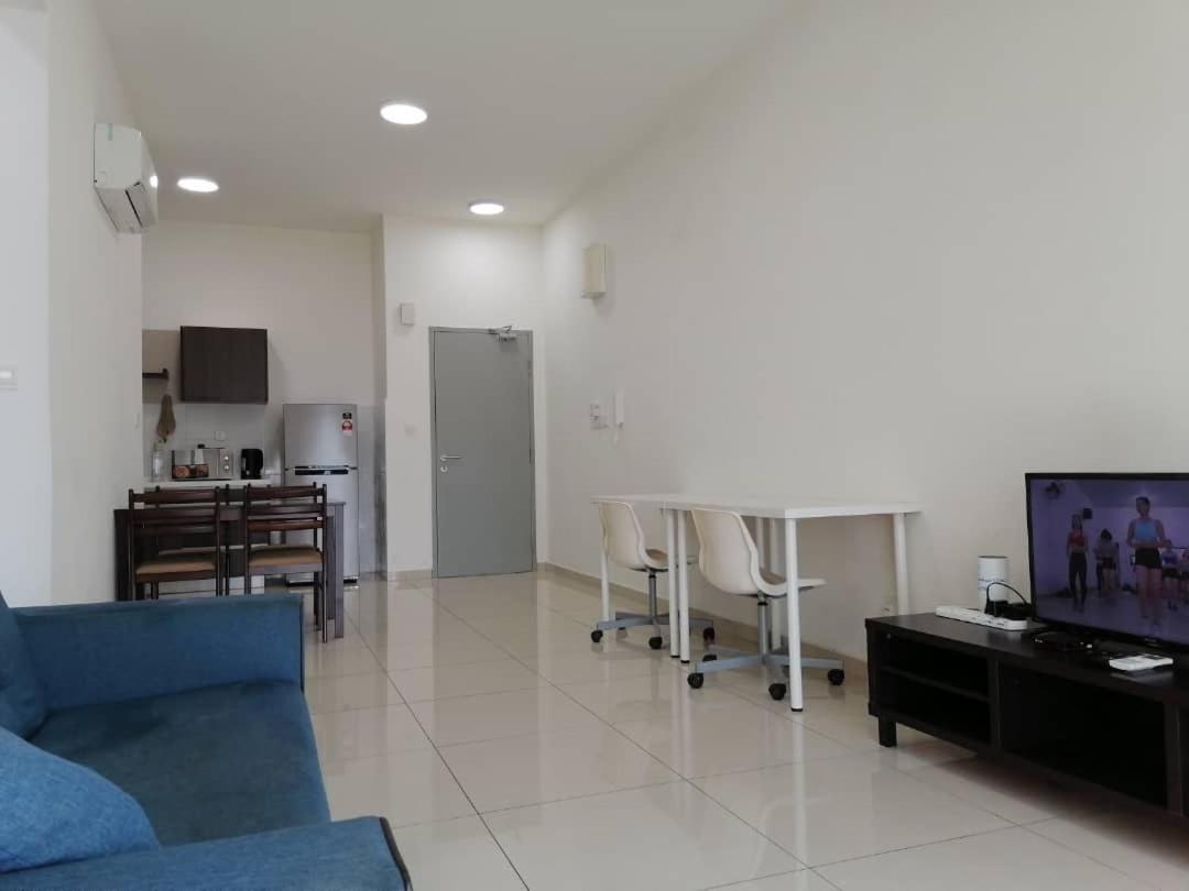 Mesahill Nilai 2 Room Condo - Fast Wifi, Amazing Pool & Tv Экстерьер фото