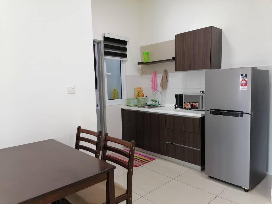 Mesahill Nilai 2 Room Condo - Fast Wifi, Amazing Pool & Tv Экстерьер фото